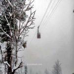 travel-auli-cable-car-on-a-snowy-day