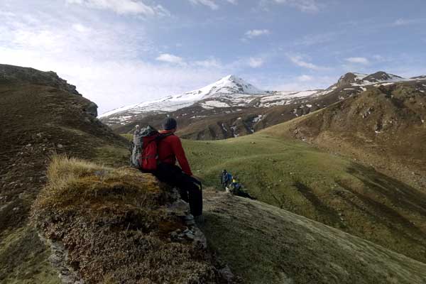 pangarchulla-peak-from-a-di