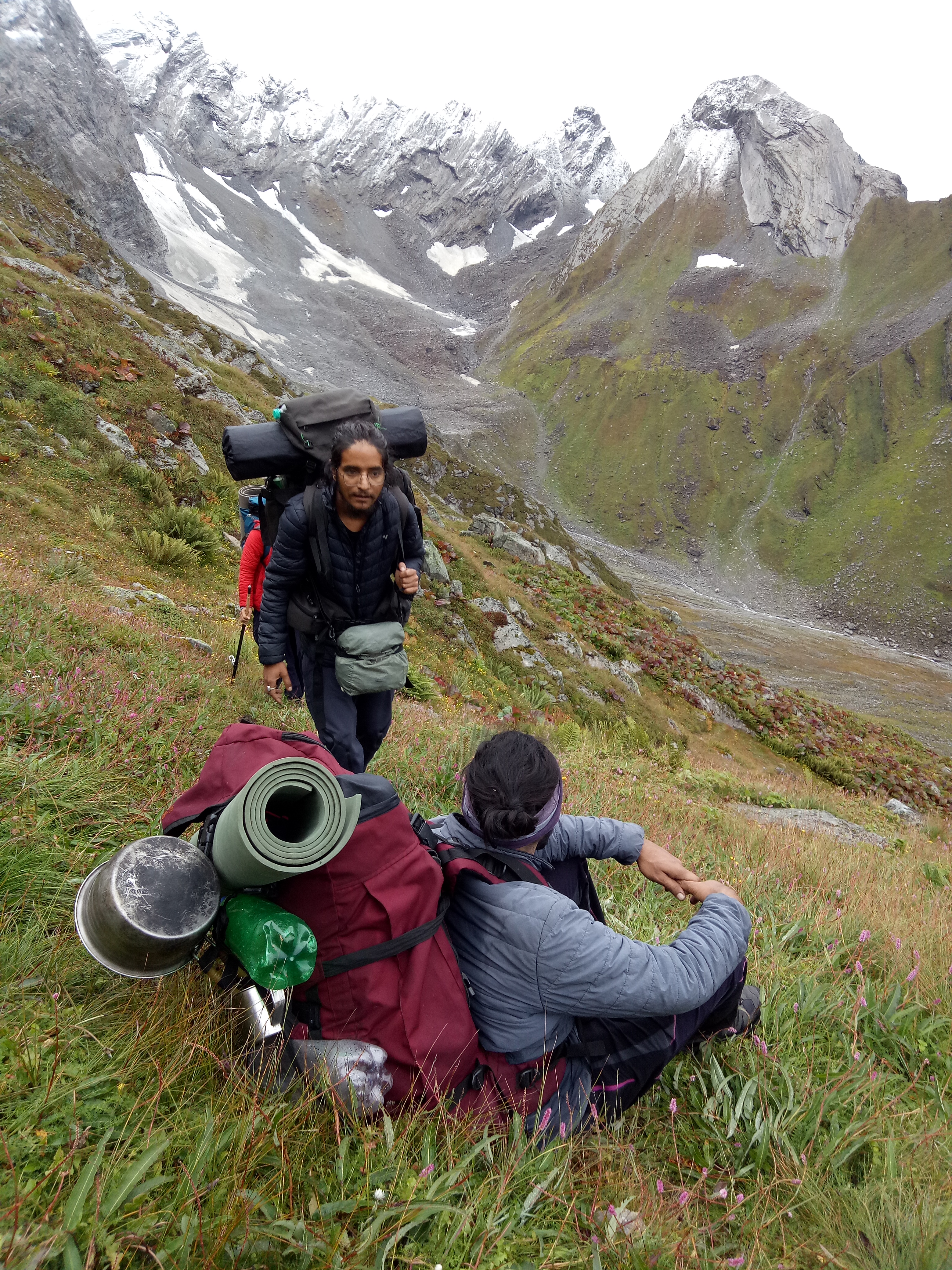 approaching the kagbhusandi lake