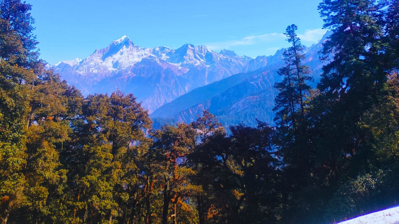 mesmerizing views of majestic himalayan peaks from kuari pass