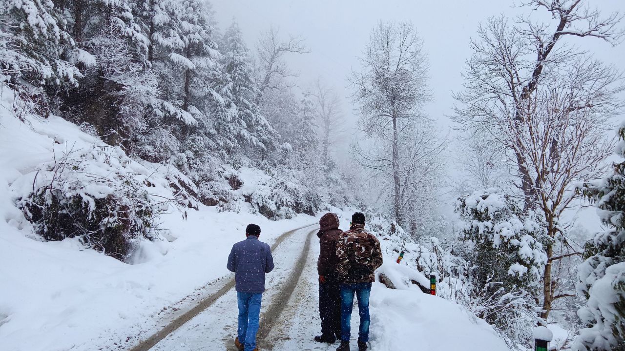 Family bonding in the snowy mountains