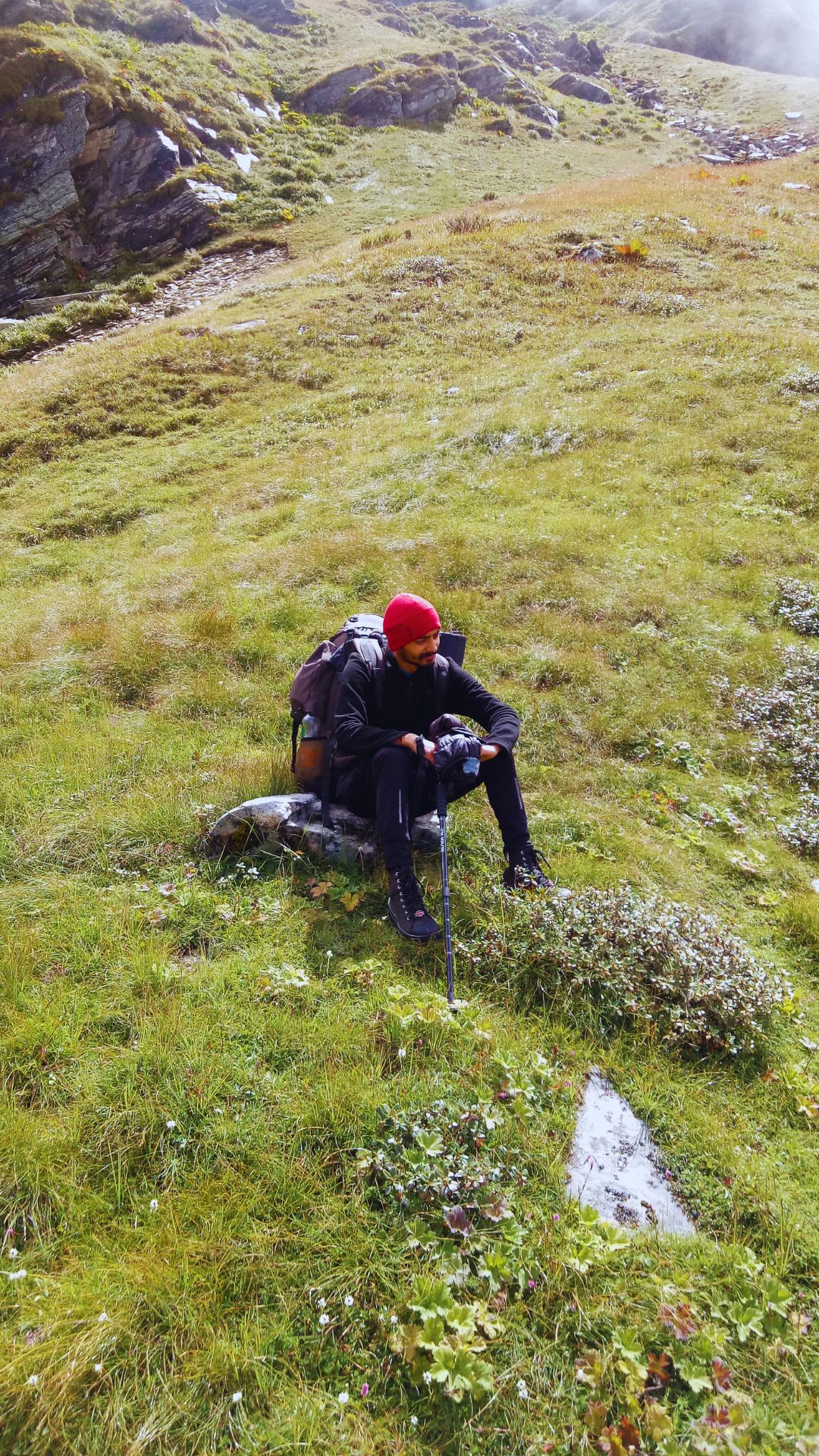 Rest for a while and cherish the mesmerizing views of Kagbhusandi trek